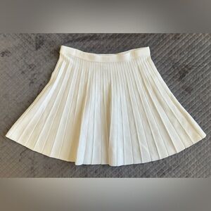 White Pleated Knit Skirt – A New Day – Size L